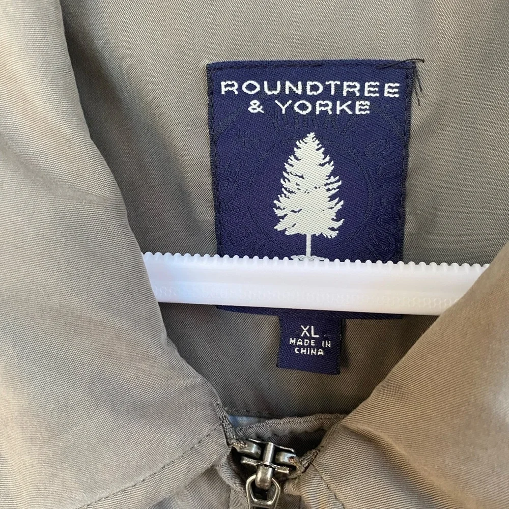 Roundtree & Yorke Men's Taupe Windbreaker